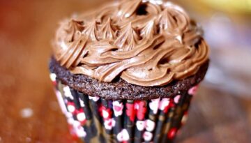 Lemon-Curd-filled-Cupcakes