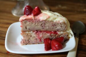 Strawberry-Cake-with-Vanilla-Cream-Cheese-Frosting